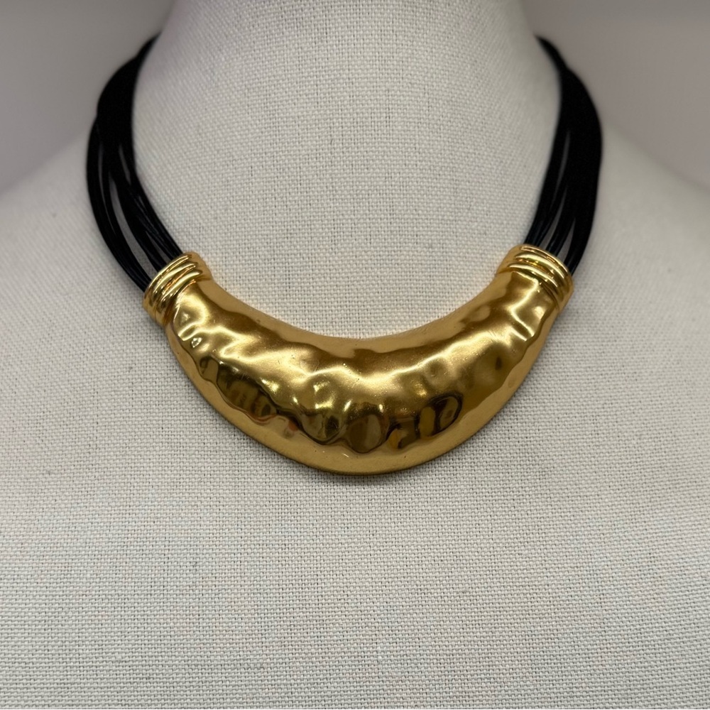 Chico’s Hammered Gold Statement Necklace with Black Leather Strands 🖤💛